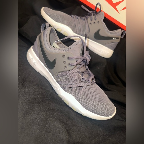 Nike Free TR 7 Shoes.  Dk Gray. Women’s Sz 10 - Picture 3 of 9